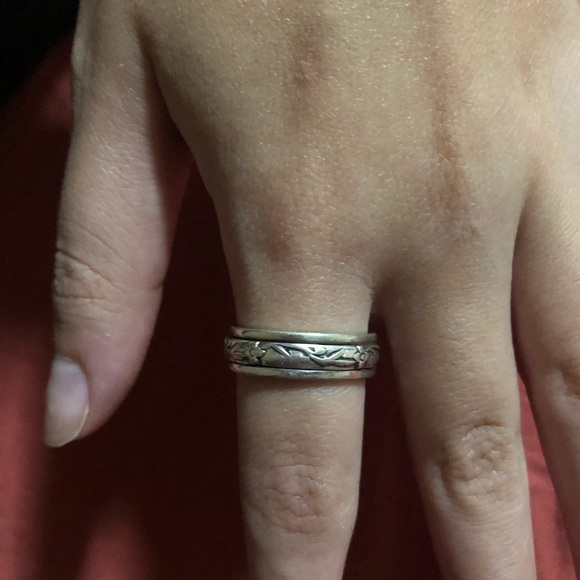 Anxiety spinner ring size 9 - Picture 2 of 2